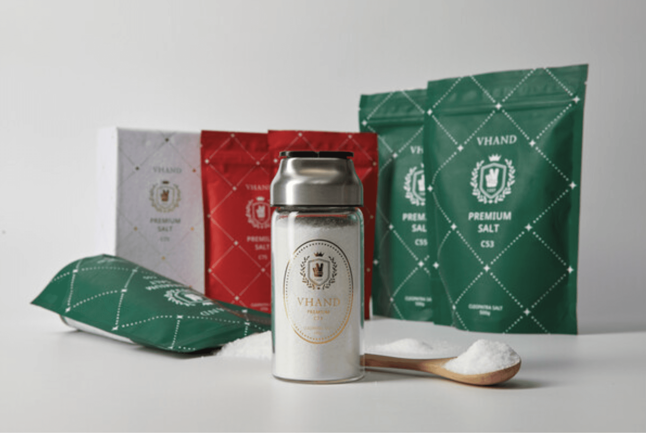 글로벌럭셔리 브랜드 ‘브이핸드’, 클레오파트라 솔트와 콜라보 제품 출시